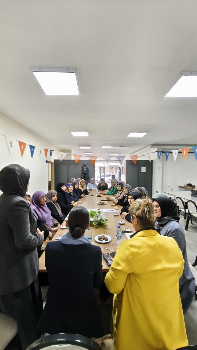 📍ŞİRAN
Bugün Gümüşhane programımızın ilk durağını Şiran ilçemizde gerçekleştirdik.
Teşkilatımızın samimiyeti, hemşehrilerimizin sevgisi ve enerjisiyle dolu dolu bir başlangıç yaptık.
Türkiye Yüzyılı yolculuğunda Şiran’dan yükselen bu güçlü ses, bize her daim umut ve güç veriyor.