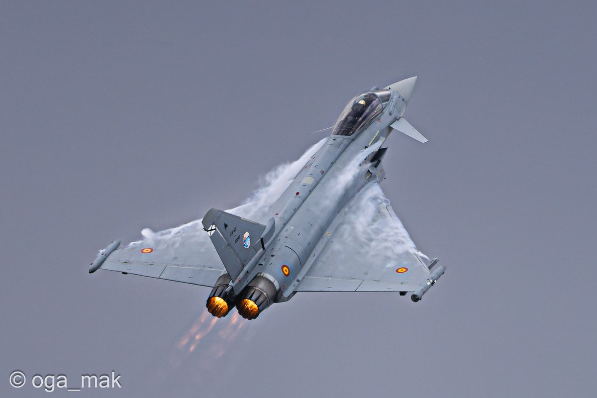 スペイン空軍のタイフーン😎
*
✈️C16-62/14-62 - Eurofighter C-16 Tifón (S044) - Spanish Air Force🇪🇸

📷RAF Fairford (EGVA) UK 19-07-2025 14:33

#キヤノン #Canon #EOSR1 #EF500 #EF14x #PureRAW5 #aviation #AvGeek #RAFFairford #RIAT2025 #RIAT25 #UK遠征2025