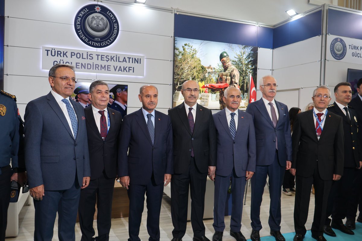 Dün gerçekleştirilen iGEF 2025 açılış programı, İçişleri Bakan Yardımcımız Sn. Mehmet Aktaş’ın ve beraberindeki heyetin teşrifleriyle yapıldı.

📍Ankara | ATO Congresium Kongre ve Sergi Merkezi

#TürkiyeninHuzuru🇹🇷