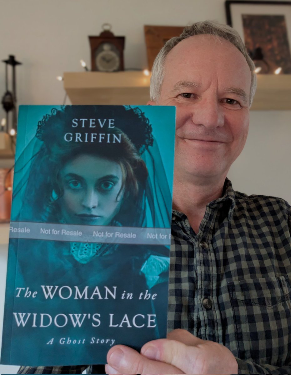 Guess I shouldn't be smiling when someone creepy as this enters the house...

The proof is here, which means a few minor last minute edits. I'm aiming to publish next Friday, keep an eye out for the introductory price offer!

#ghoststories