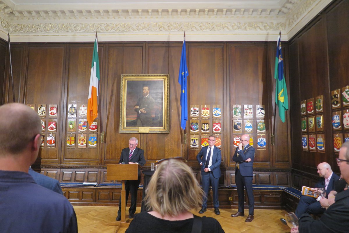 Author Eoin O’Malley @anmailleach and broadcaster Seán O’Rourke at launch of just-published (and surely destined to be bestseller) Charlie vs Garret in Mansion House 18 Sept.