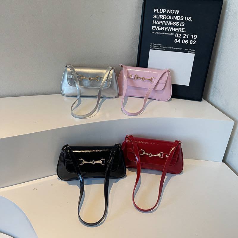 woonubaby's tweet photo. New shoulder bags for sale 😍
Price -15,000
Colors- Black, wine, pink and silver
📍-Lagos 
Please retweet🥺 https://t.co/hsNQ6L5JKe
