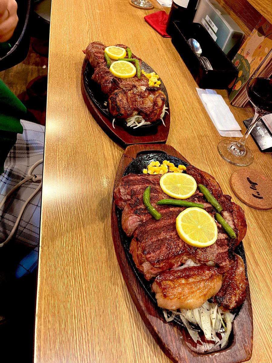 MShiojiri's tweet photo. ノーーーッツ‼️
3人で2kg食べました🥩

神戸にお越しの際はぜひnot'sへ！
おしゃべりコックがお待ちしてます！ https://t.co/mGKMPyNjKB