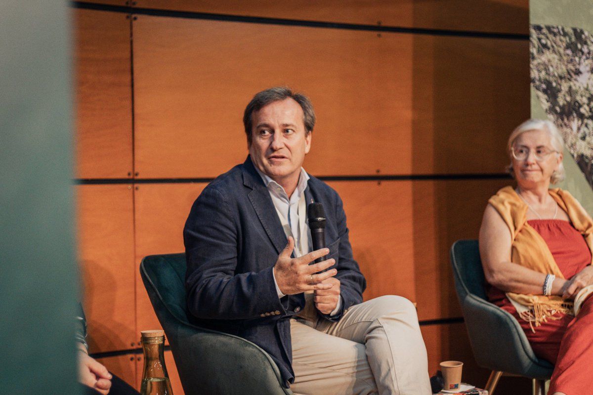 acodea_'s tweet photo. Participan: 
 
🗣️Simona Cavazzutti, presidenta de @PYCONCOPAR
🗣️Carolina Luna, directora de la Cooperativa Ganadera de Caspe 
🗣️Emilio de León, director de Producciones Ganaderas de COVAP 
🗣️Sonia Fernández, directora de Recursos Humanos de Delagro https://t.co/0nXTQyHDb0