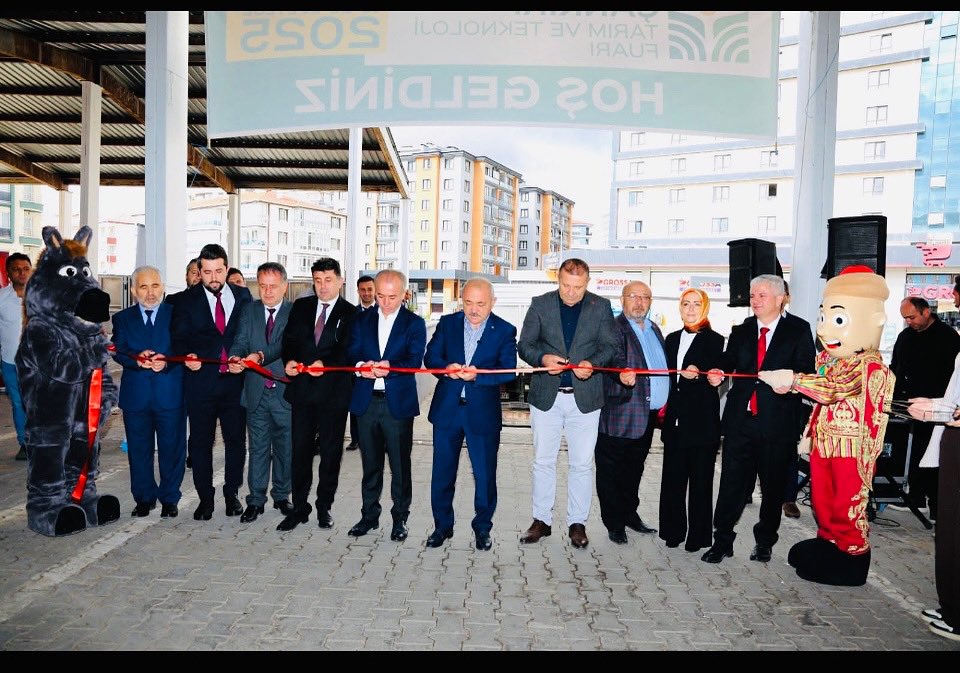 İlimizde  ilk defa düzenlenen Tarım fuarı  için emek harcayan tüm hemşehrilerime Teşekkür ederim