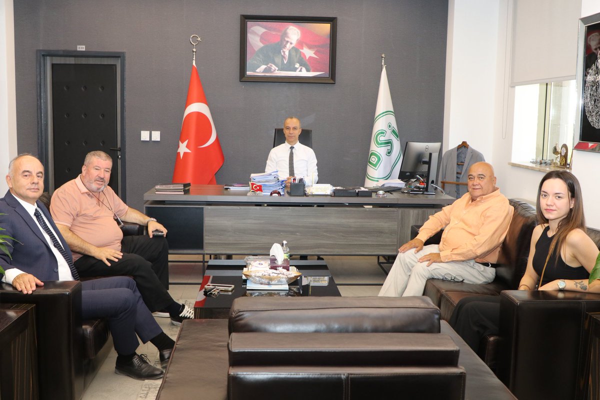 11. Gıda İmalat ve Toptan Ticaret Grubu Meslek Komitesi Başkanı Ergin Akar, DSİ 2. Bölge Müdürümüz Hüseyin Koray Bilgi'yi makamında ziyaret etti.