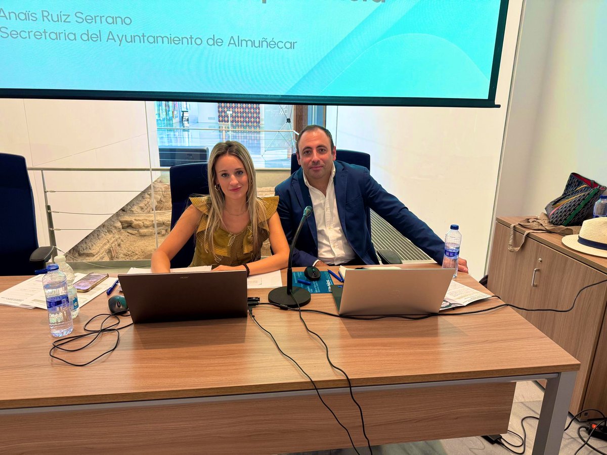 📌 ¡Arranca la jornada formativa en el <a href="/CuartoReal/">Cuarto Real de St. D</a> sobre transparencia y protección de datos! 

🤝 Agradeciendo la colaboración del <a href="/aytogr/">Ayuntamiento de Granada</a> y de la <a href="/AgenciaAlbaicin/">Agencia Albaicín</a>. 

📸 Presidente de COSITAL Granada <a href="/ildecobo/">ildefonso cobo</a> y <a href="/RafaTorresIT/">Rafael Torres</a> junto a los ponentes y colegiados