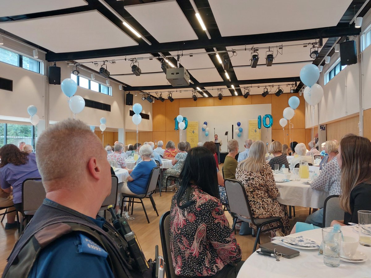 Officers from #Sevenoaks were pleased to attend the Forget Me Not Café’s 10-year celebration alongside dedicated volunteers. The event, led by the Sevenoaks Area Dementia Friendly Community, highlighted vital support for those living with dementia and their families.