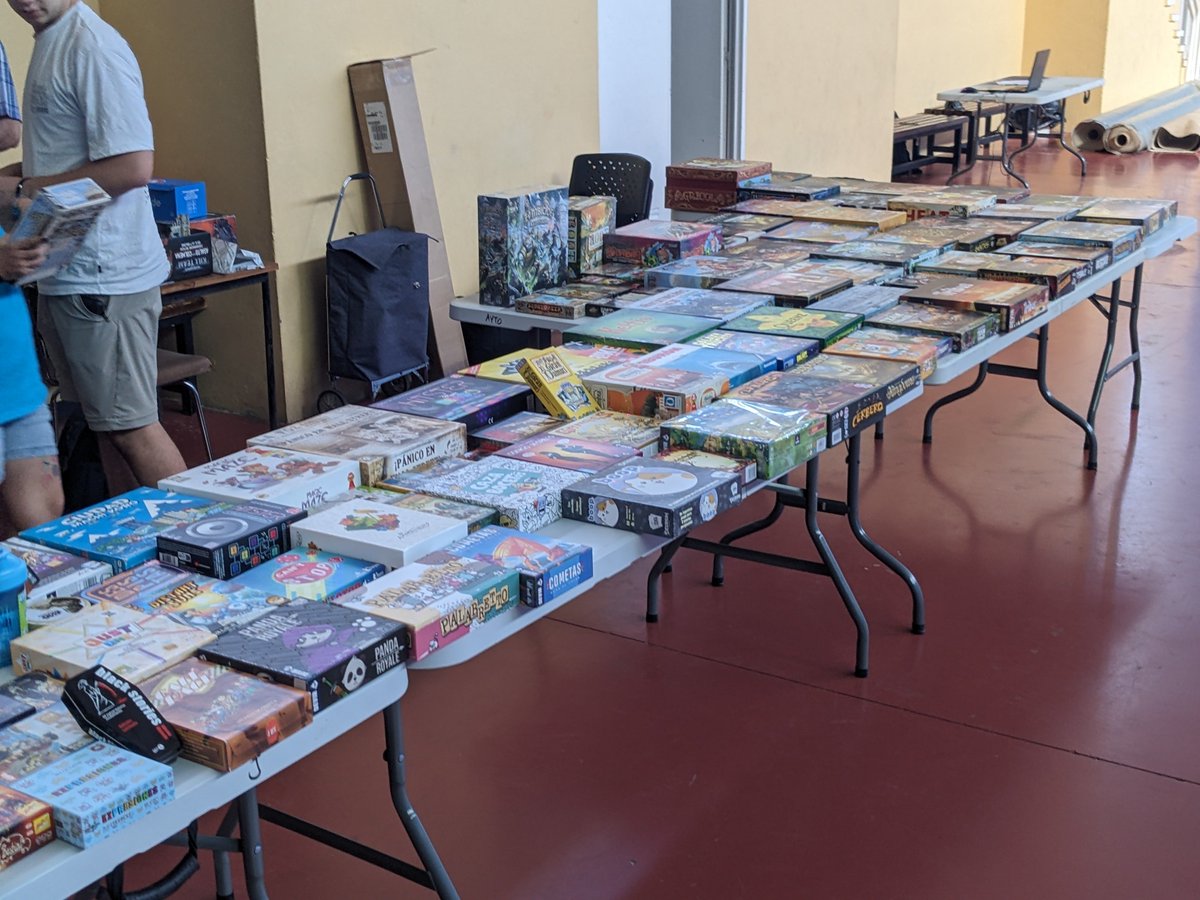 JornadasTIRWAL's tweet image. ¡Ludoteca montada, y puertas abiertas!

Empieza el Torneo de Magic, este año con 20 contendientes.