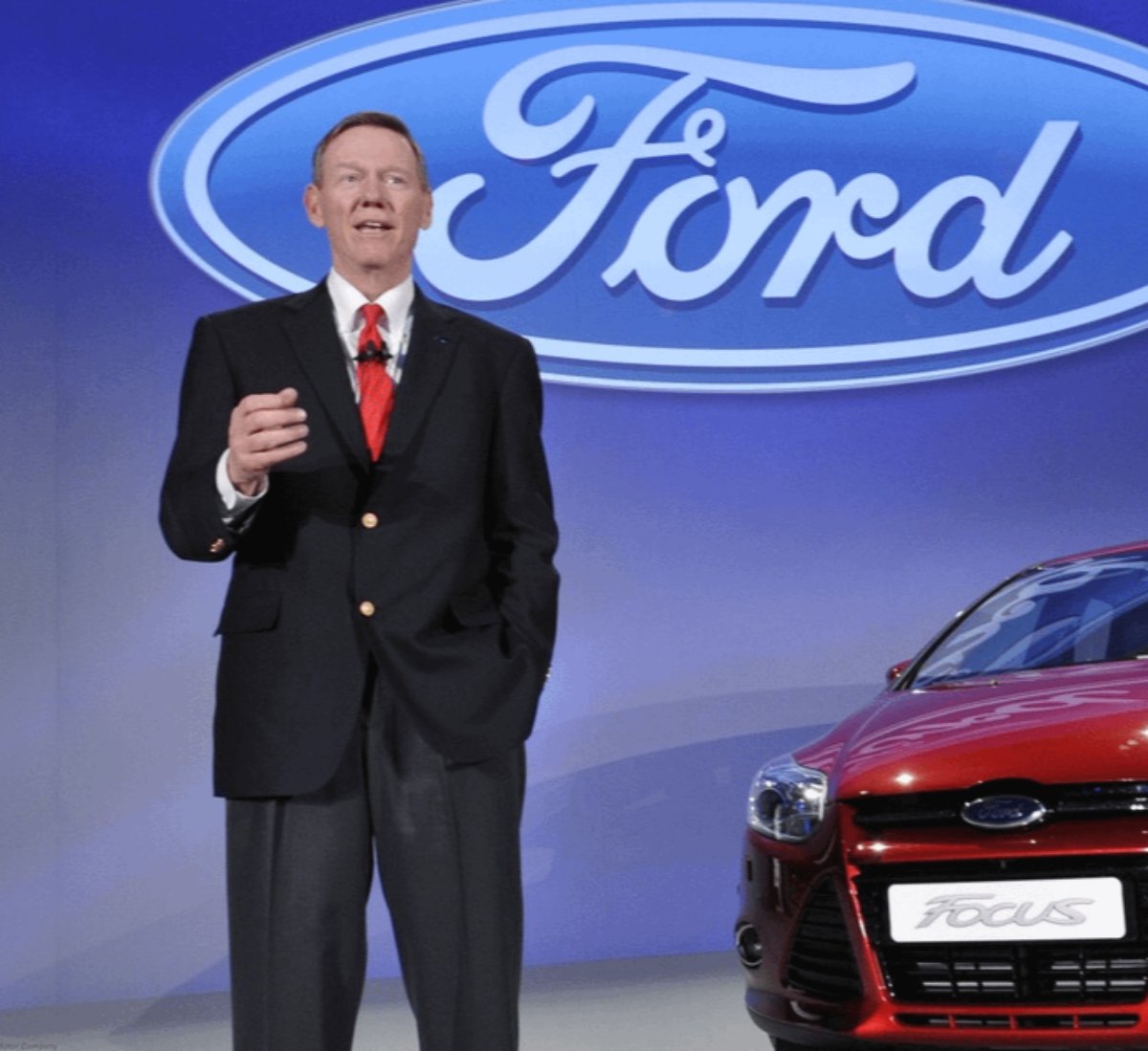 lisapettigrew's tweet image. In 2008, Ford was on the brink of collapse.

The CEO at the time, Alan Mulally, simplified, aligned, and told the brutal truth.

That shift kept Ford alive

Here’s why that same discipline defines resilient sales orgs: