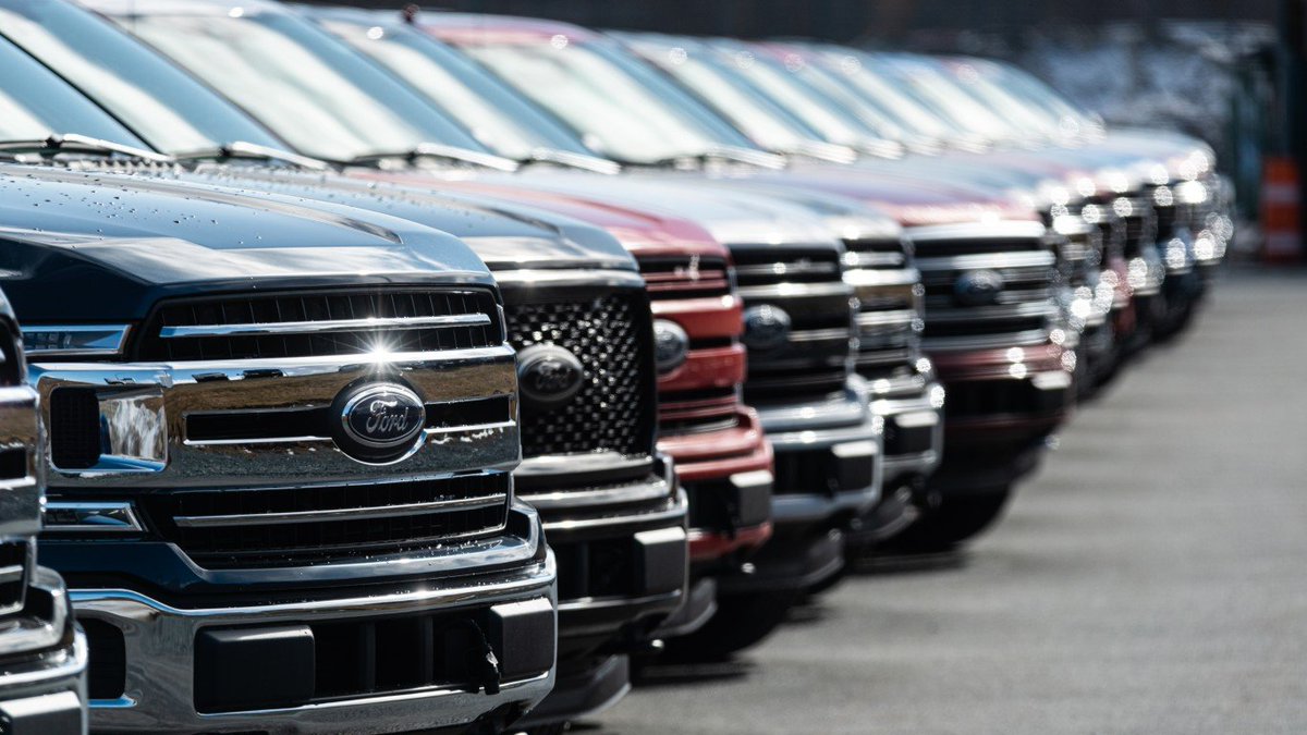 lisapettigrew's tweet image. In 2008, Ford was on the brink of collapse.

The CEO at the time, Alan Mulally, simplified, aligned, and told the brutal truth.

That shift kept Ford alive

Here’s why that same discipline defines resilient sales orgs: