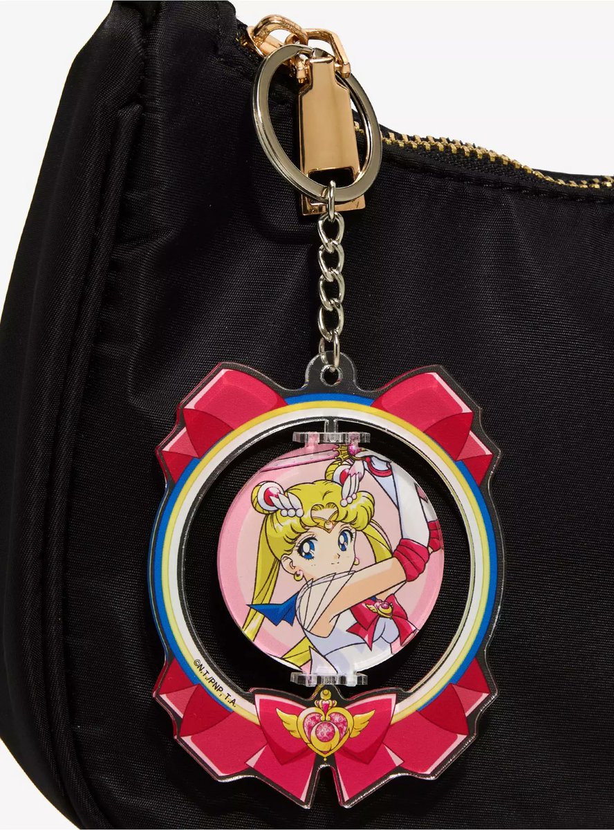This new Usagi / Super Sailor Moon keychain is neat!

Grab it here: sailormoonfannetwork.com/blog/gee-sailo…