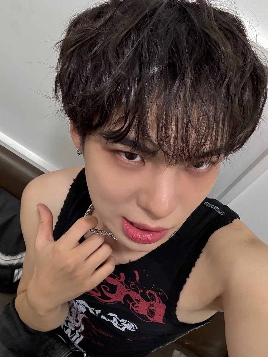 낼도 즐겁게 달려보자아!

#CIX #FIX #BX #이병곤 #병곤 #평픽사💙