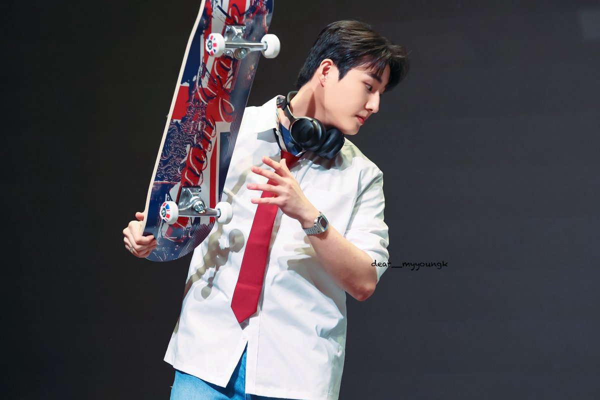dear__myyoungk's tweet photo. 250918 #데이식스 #영케이
스케이터보이😻 https://t.co/LNZkOWjH19
