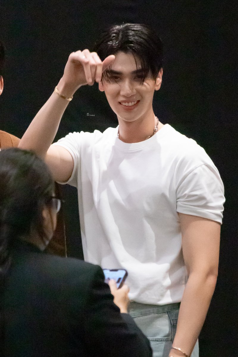 โคตรดื้อกวักมือเรียกให้มาหา แต่น้องดัวกวักมือเรียกกลับ🤣

DUNK x CHANEL
.𖥔 ݁ ˖ <a href="/dunknatachai/">dunknatachai</a> #dunknatachai ⋆.˚