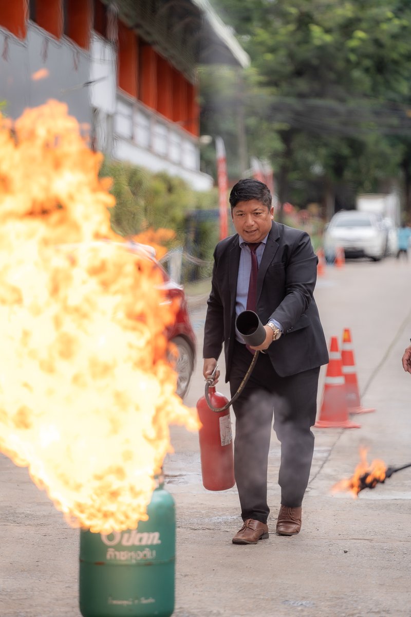 mbakku's tweet image. วันนี้ที่ MBA KKU เราอัปสกิลทีมด้วย Disaster Risk Management + Business Continuity: มาตรฐาน SH&amp;amp;E, ICS และ Tabletop Exercise ครบ 🔒
สร้างวัฒนธรรมความปลอดภัยให้แข็งแรงต่อเนื่อง 💪
#MBAKKU #BCM #EmergencyReady #CampusSafety