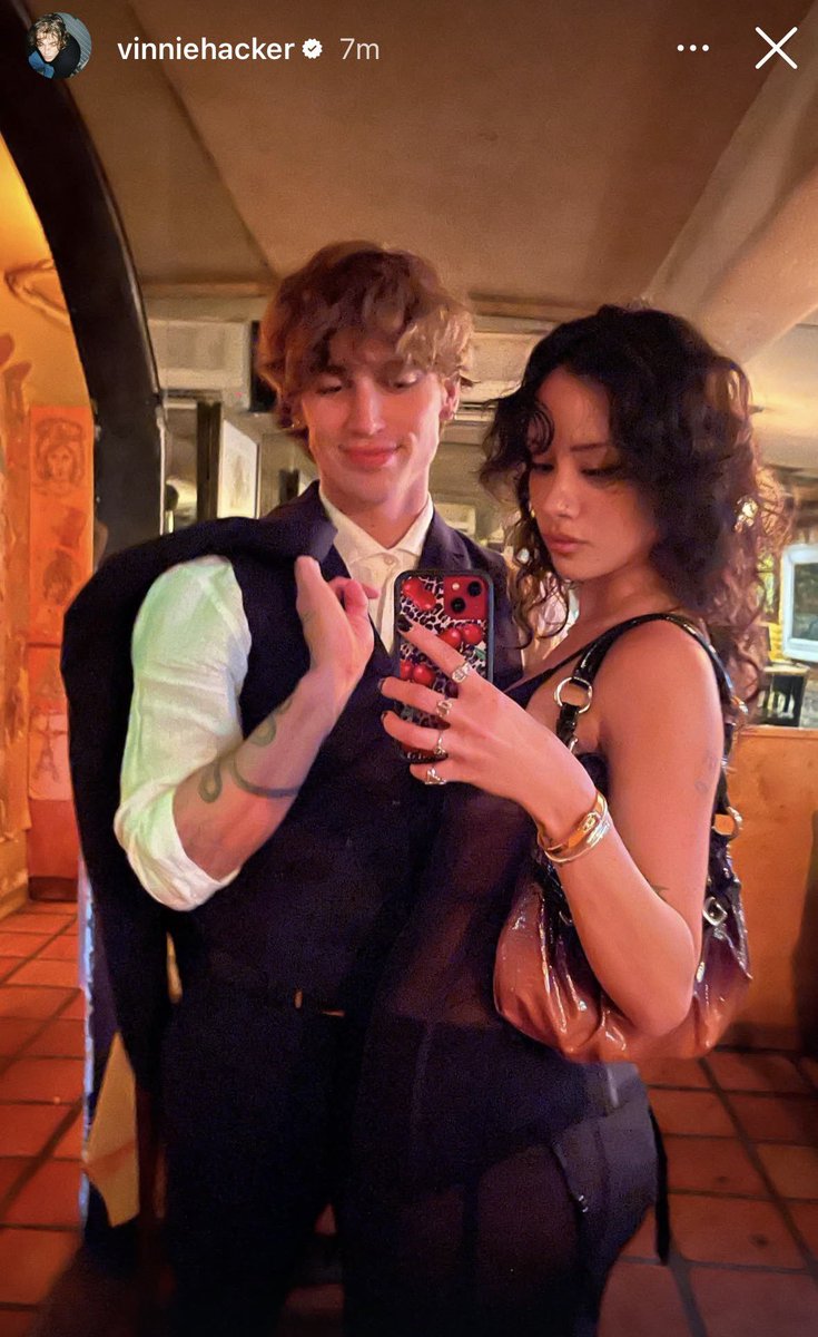 VinnieHackerIT's tweet image. She&apos;s Jillian Brenna, Vinnie&apos;s girlfriend. 
He said in a recent livestream that they&apos;re together, and unfortunately, she&apos;s getting hate on social media for it. Please show respect to him, her, and their relationship. I think they&apos;re really cute, don&apos;t you? ❤️