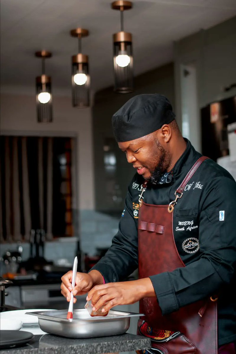 Powerfm987's tweet photo. [ON AIR] ZOR RESTAURANTS.

Chef Absolom and Zor Brand Rep Leletu Nojilana Zor Chef &amp; Zor Dainfern GM joins @Thabisoo on #POWERDrive. https://t.co/qOvNtPusKj