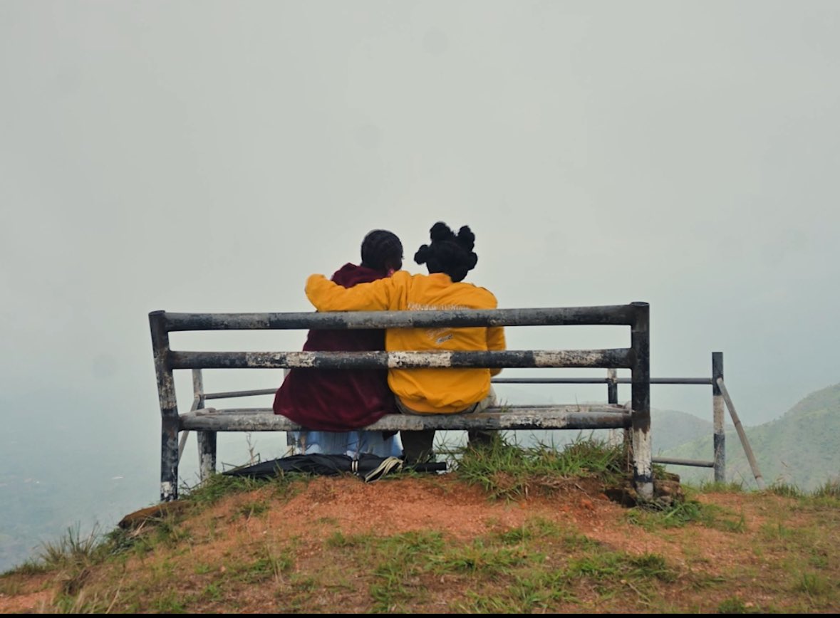 All the colors of muse are present 🎨

🟨yellowjacket  - Ifeoma and soul 
🟦blue sky,blue gown - Me&amp;U
🟥red hood - joanna and busybody 
🟩greenery - julie 

everything aligned. 
spiritual.
🤍