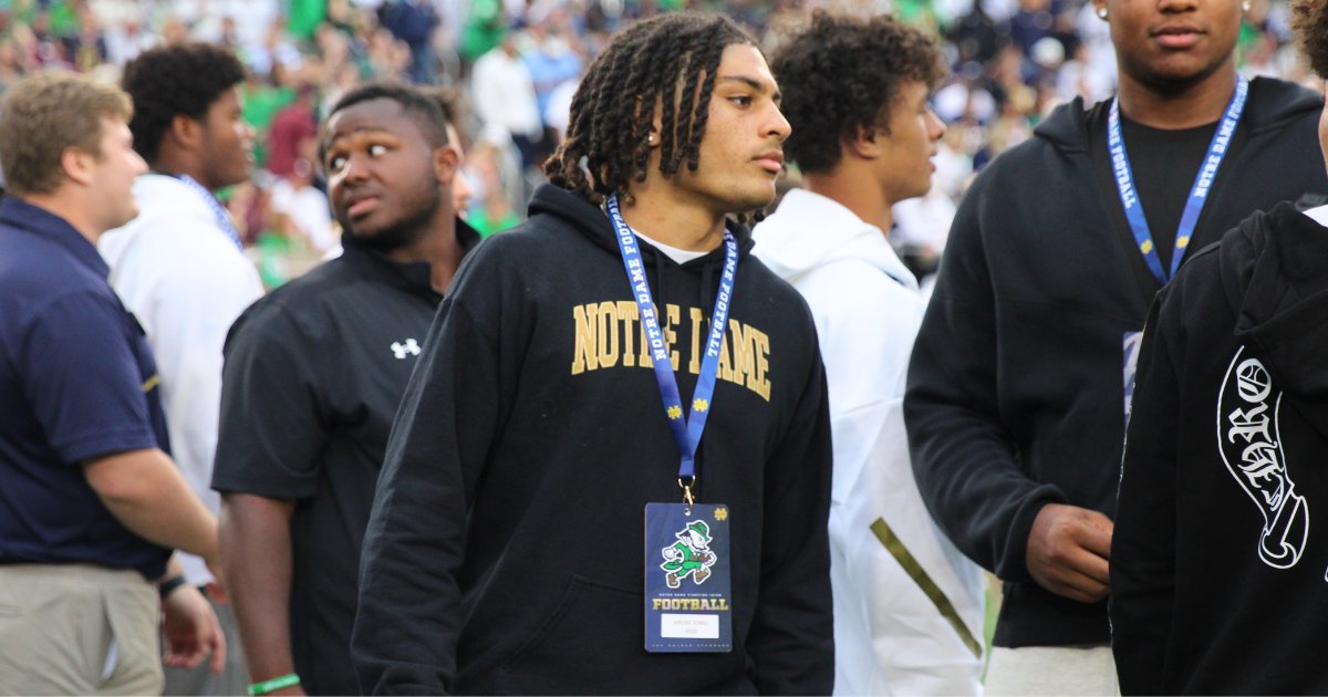 Mike Singer (@miketsinger) on Twitter photo 2028 CB Andre Jones — son of former Irish RB Julius Jones Sr. — loved his time at Notre Dame last Saturday ☘️
“It’s definitely a place I’d like to be.”
Story: on3.com/teams/notre-da… 2028 CB Andre Jones — son of former Irish RB Julius Jones Sr. — loved his time at Notre Dame last Saturday ☘️
“It’s definitely a place I’d like to be.”
Story: on3.com/teams/notre-da…