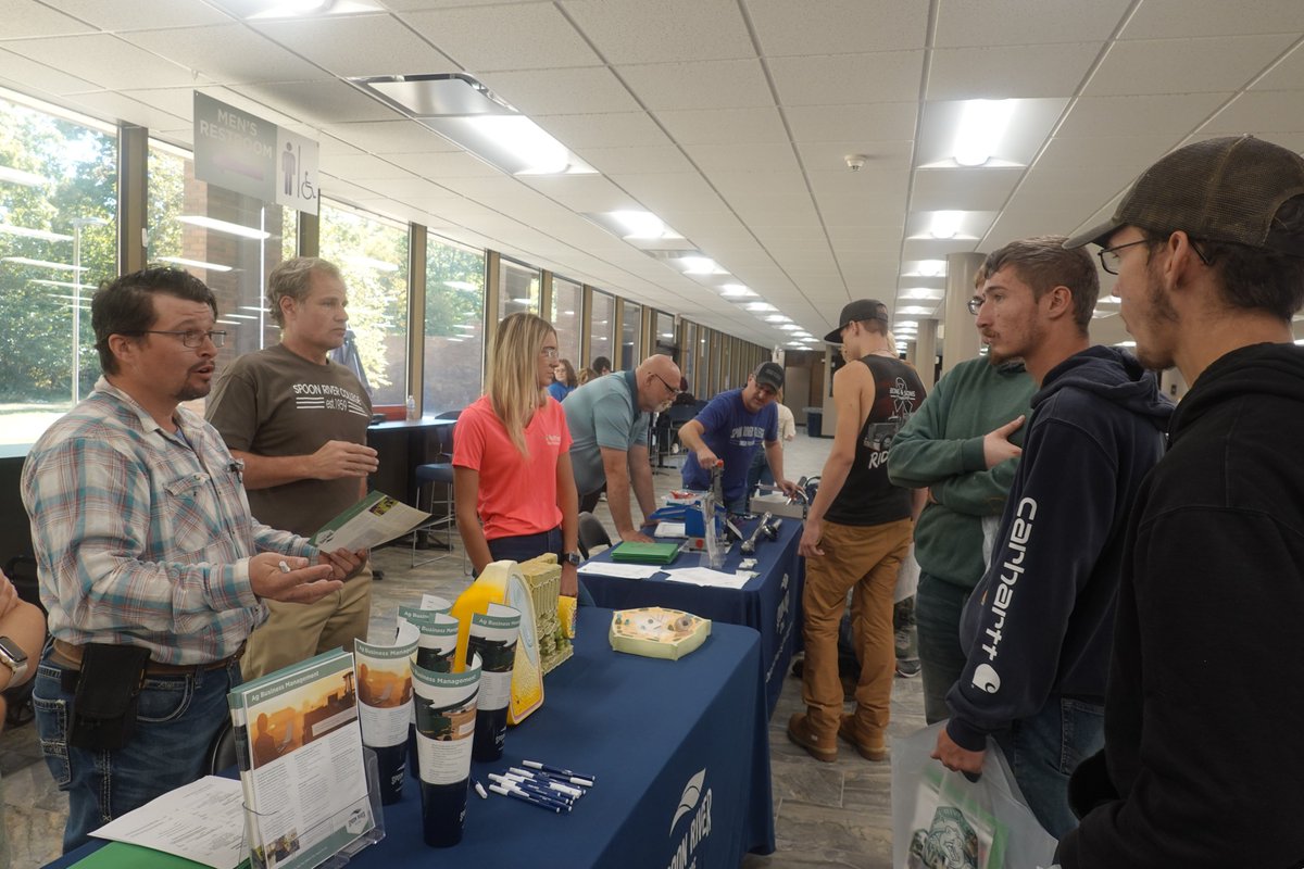 Approximately 80 students from high schools in the Spoon River College district and beyond attended the College Visit Day held September 16 at the Canton Campus.

src.edu/blog/spoon-riv…