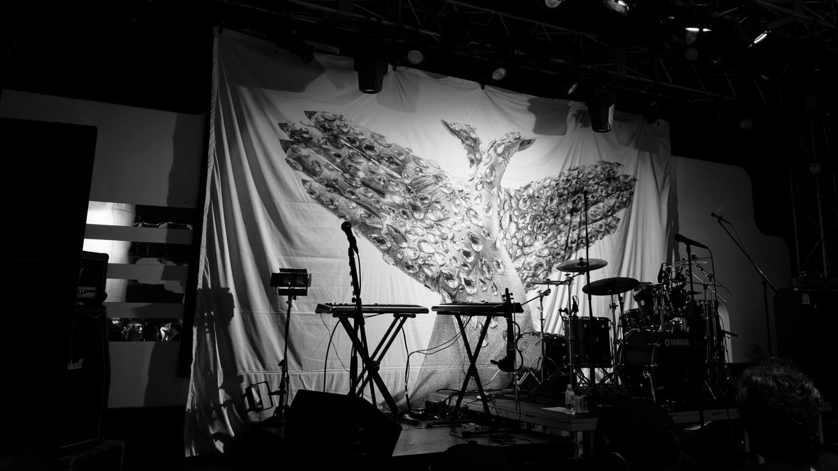 naopon709's tweet photo. My Dying Bride & Swallow the Sun 来日公演。
本日はmelancholicなGothic Doom Metalで、一足早く芸術の秋を堪能してきました。
両者共に大好きなバンドなので、最早Wヘッドライナーともいえる公演でしたね。
祝MDB初来日👏
StSも沢山演奏してくれて嬉しかったです🤘
#MyDyingBride #SwallowtheSun https://t.co/U3W4lE1AR3