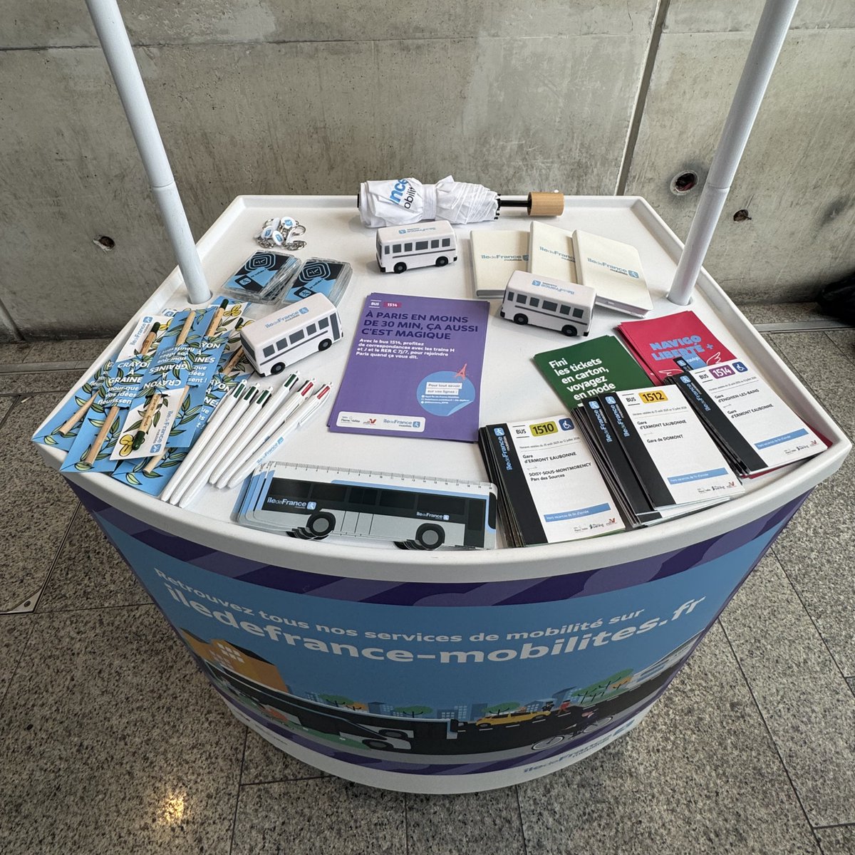 TransdevIDF's tweet image. 👥Les équipes locales de #TransdevIDF se mobilisent à l&apos;occasion de la semaine de la mobilité et toute l&apos;année avec des présences en gares afin de renseigner les voyageurs sur l&apos;offre de transport de leur territoire
📍Près de 20 opérations terrain réparties en @iledefrance !