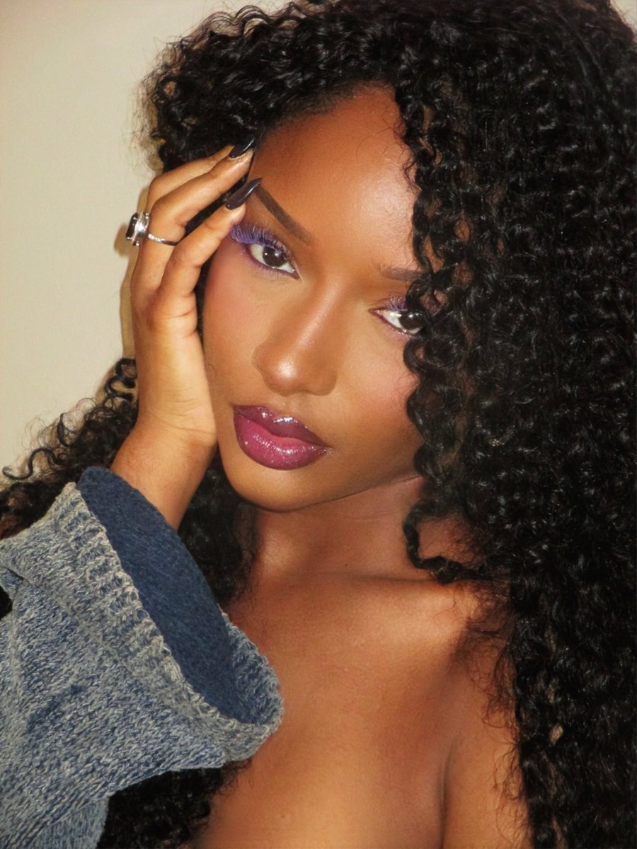 ayrastarr's tweet image. All I see in purple 💜
