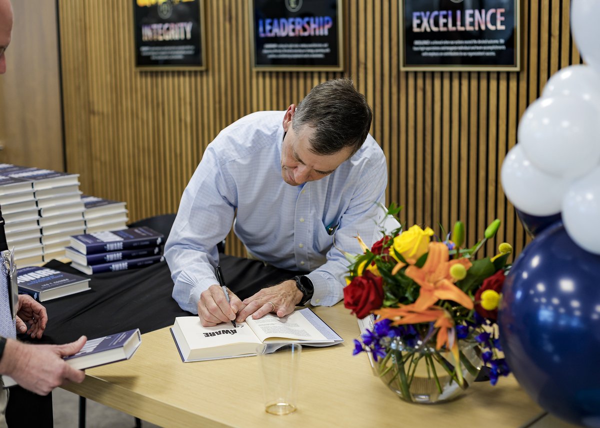 This week, we hosted Executive Leadership Coach Les Csorba, a partner with <a href="/Heidrick/">Heidrick & Struggles</a>, to discuss his newly released book, “Aware.”   

In “Aware,” Les challenges readers to rethink leadership by examining their self-awareness. Through candid interviews with industry leaders, Les