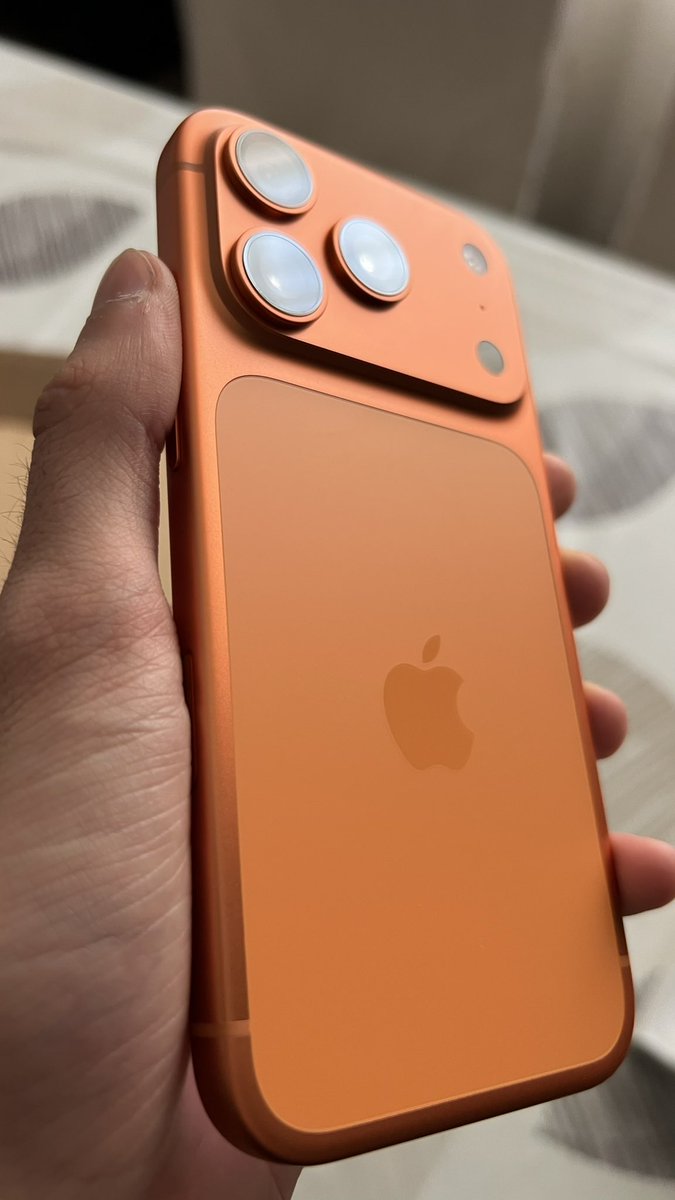 idevswift's tweet image. Llegó en niño 🥺