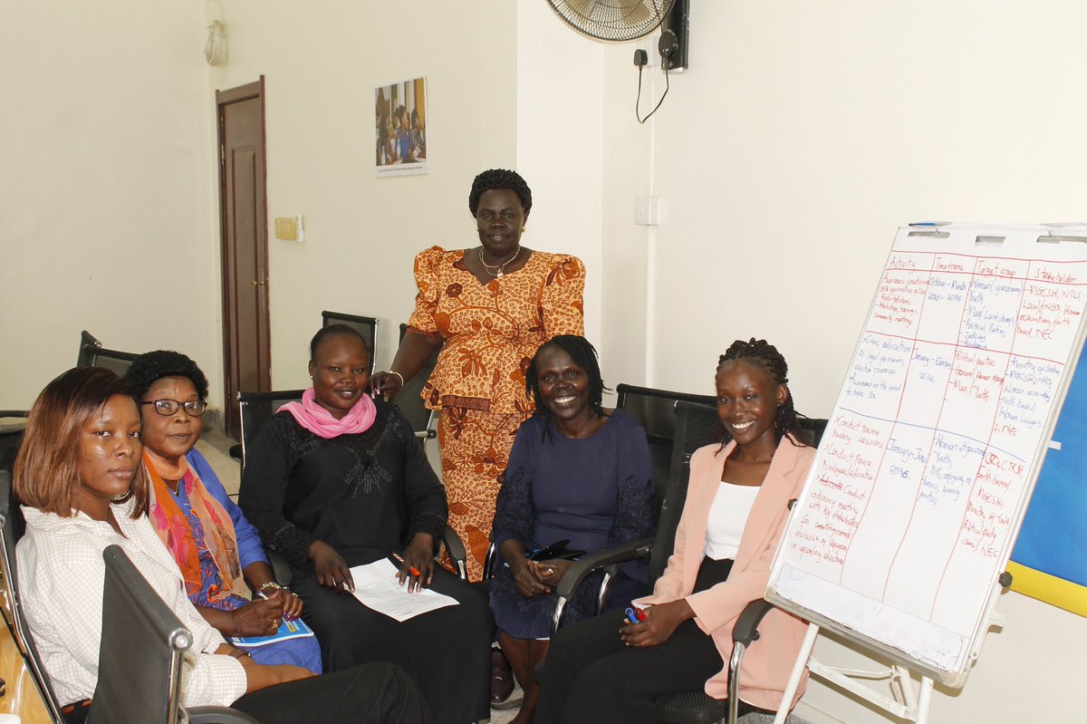 whatthewomensay's tweet image. Juba, #SouthSudan: The National Transition Leadership Institute (NTLI) & @gnwp_gnwp convened 4 days of meetings with women leaders from politics, civil society, academia, security & business—building solidarity & shaping a roadmap for inclusive peace & the 2026 elections. ✊♀️🗳️