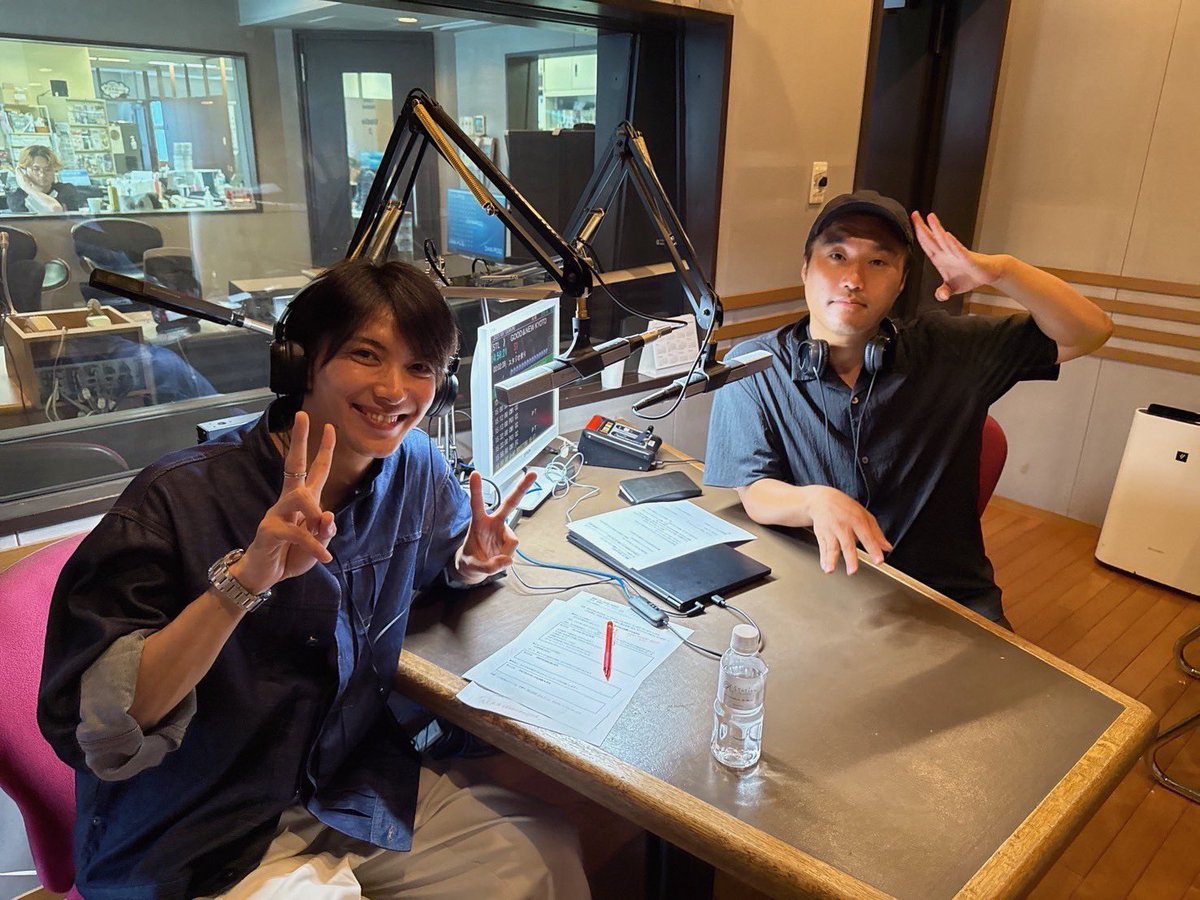今夜のゲスト✨
俳優の泰江和明さん

古川町商店街と金戒光明寺がコラボする謎解き街歩きイベントのドラマは加賀成一が脚本を担当✒️泰江さんと共演🫶

１０月には東京でトークイベントも開催予定です❣️

泰江さんは来週も出演します📻
お楽しみに〜😆

#泰江和明
#加賀成一 
#KSラジオ #FM京都