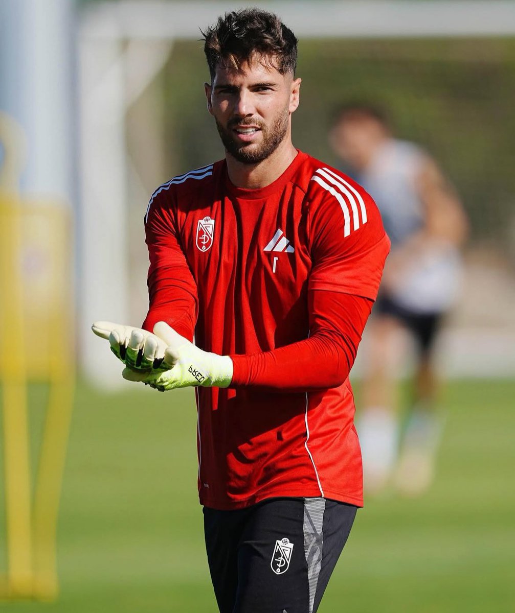 عمرو tweet media