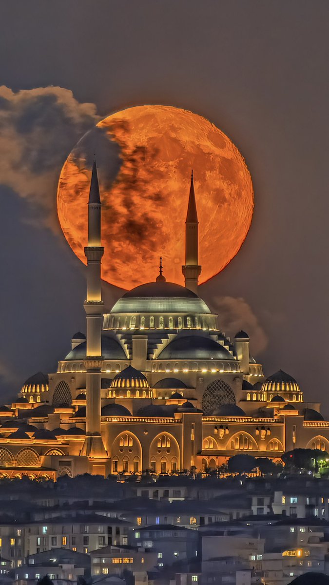 Çamlıca cami ve dolunay 🌕