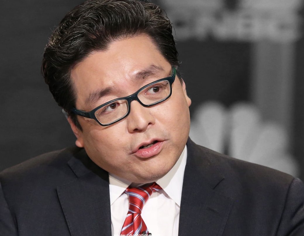 cryptorover's tweet image. REMINDER: 

Tom Lee thinks all the signs are in place for Ethereum to hit $62,000!