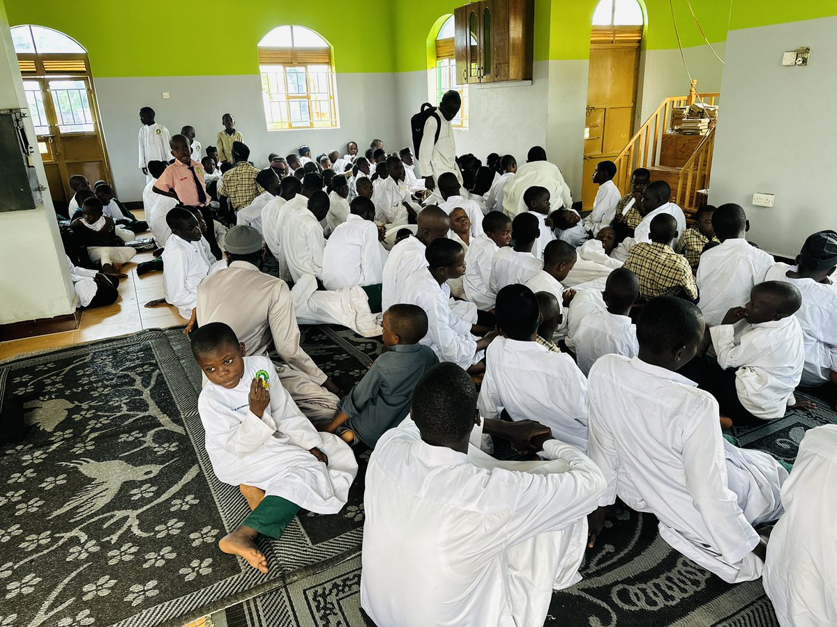 Jum’ah week: 02 

On this beautiful day, the hearts are heavy, some broken, some are drowning in sins and some are simply trying to stay a float. 
I ask Allah to heal us, protect us. Jumah Mubaraka.

*Sweet Valley Schools 📞 0700-808882/0786-016593.

 #LiveNow