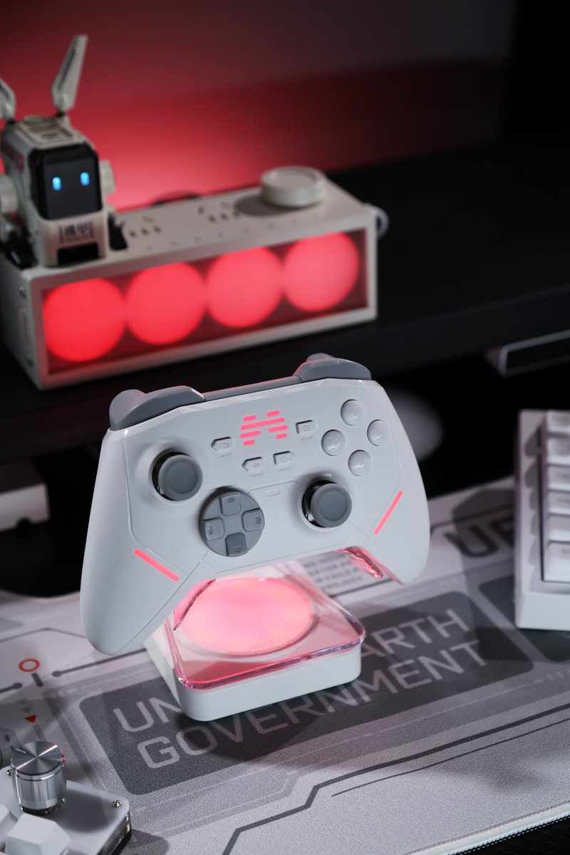 Unlock pro-level control and precision with  BEITONG KP20, now only $49.9.
📷Amazon:  a.co/d/7l3IGys
📷AliExpress: aliexpress.us/item/325680896…
#beitongkp20 #BEITONG #gamepad #gaming #setup