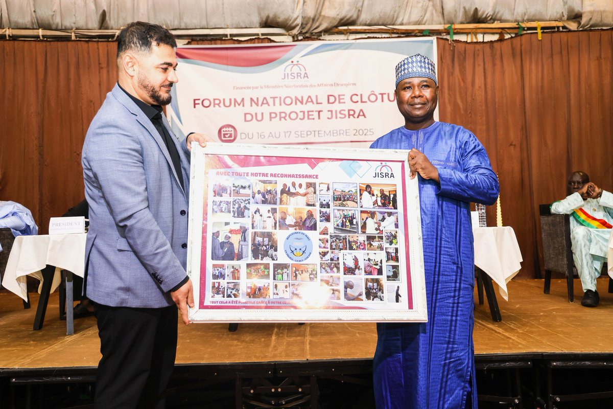 Clap de fin pour le projet #JISRA… mais pas pour la paix qu’il a semée 🌱
Les 16-17 sept. à Bamako, religieux, partenaires &amp; diplomates ont célébré un chemin commun : dialogue, tolérance &amp; liberté de croyance au 🇲🇱.
Les acquis doivent vivre et grandir
#Lafiain🇲🇱 #ForumDeClôture