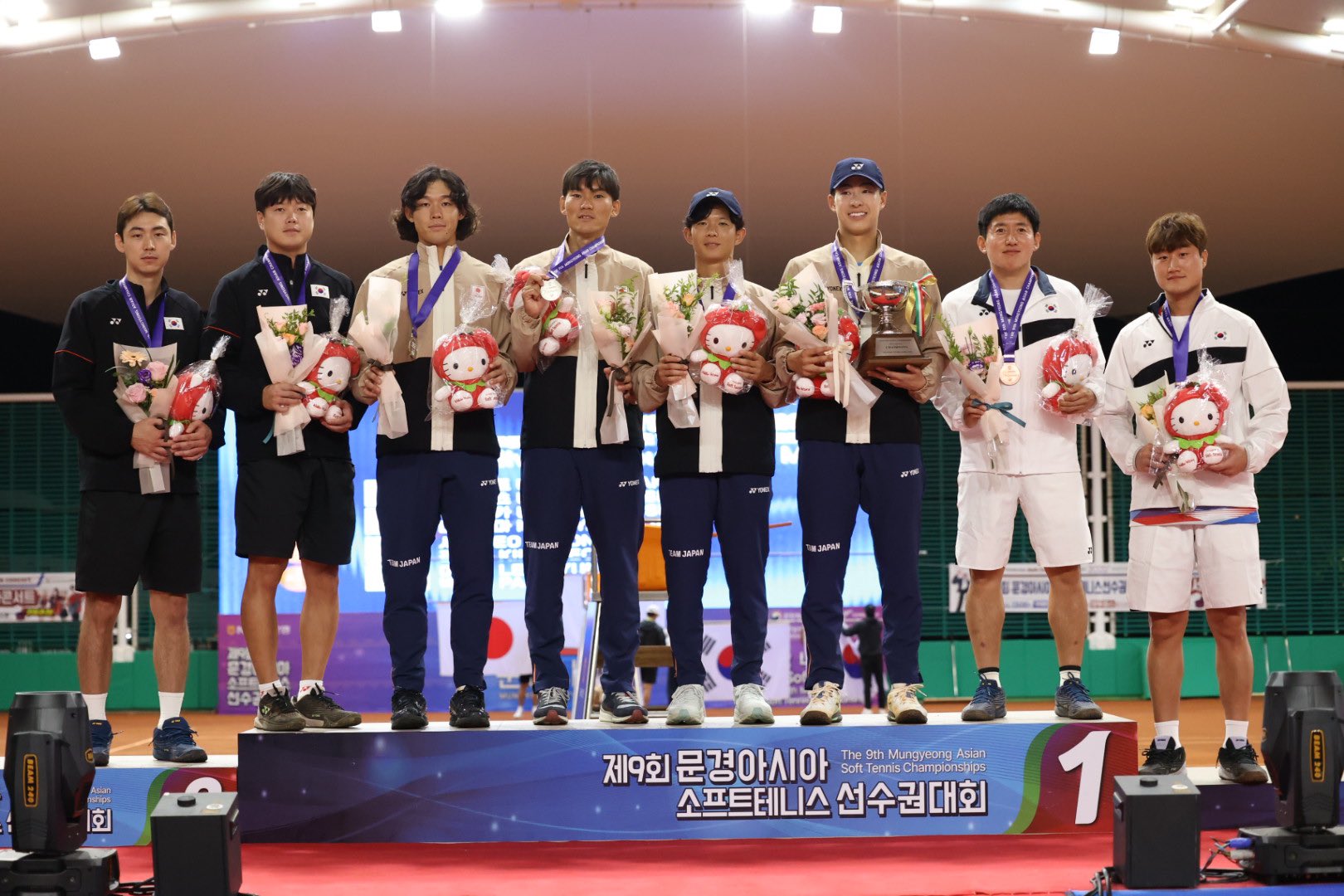 日本代表男子ダブルス・表彰式の写真