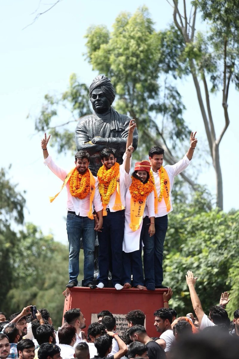 दिल्ली विश्वविद्यालय छात्र संघ के चुनाव में <a href="/ABVPVoice/">ABVP</a> को मिली प्रचंड जीत पर परिषद के सभी परिश्रमी कार्यकर्ताओं को हार्दिक बधाई। 

यह जीत युवाओं के उस विश्वास की प्रतीक है, जो राष्ट्रहित को सर्वोपरि मानने वाली विचारधारा और स्वामी विवेकानंद जी के आदर्शों से प्रेरित है। मुझे पूर्ण