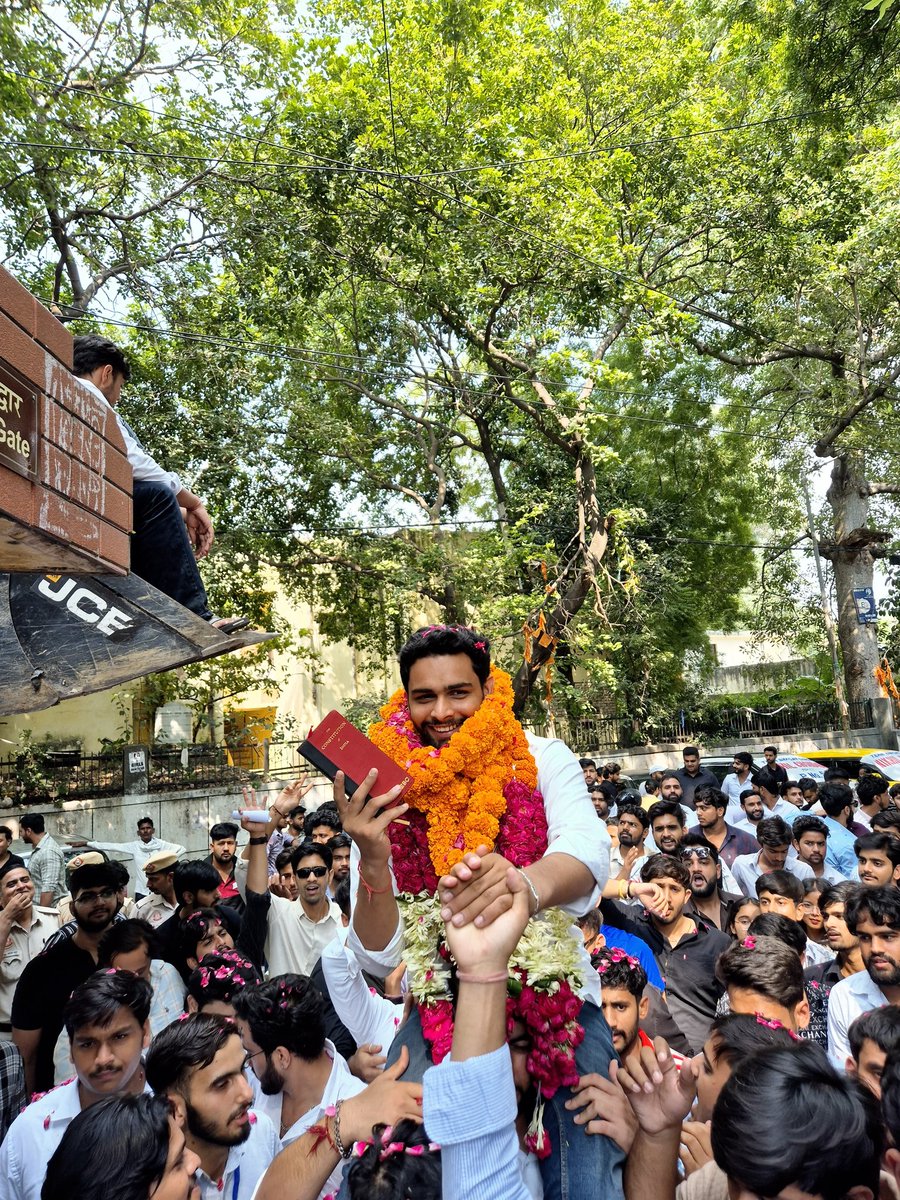 Er.Patel Sumit Verma (@sumitve03920107) on Twitter photo Dusu के नए उपाध्यक्ष राहुल झांसला को जीत की बधाई 🎉 🎉 
#DusuElections2025
#NSUI 
#ABVP4DUSU Dusu के नए उपाध्यक्ष राहुल झांसला को जीत की बधाई 🎉 🎉 
#DusuElections2025
#NSUI 
#ABVP4DUSU