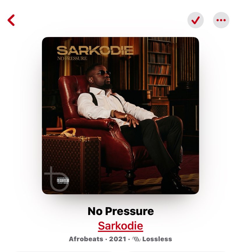 D B E E ✪ tweet media