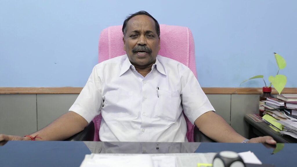 badakhabarnews's tweet image. #ଦେବାଶିଷଙ୍କୁ_ସୁବାସଙ୍କ_କାଉଣ୍ଟର
-ଶ୍ରୀମୟୀଙ୍କ ସପକ୍ଷରେ ବାହାରିଥିଲେ ଦେବାଶିଷ୍ ସାମନ୍ତରାୟ
-ଦେବାଶିଷଙ୍କୁ ଟାର୍ଗେଟ କଲେ କଟକ ମେୟର
-ସେ ଶ୍ରୀମୟୀଙ୍କୁ ସାର୍ଟିଫିକେଟ ଦିଅନ୍ତି, ଦଳ ବାବଦରେ ନୁହେଁ
-ସେ କେତେବେଳେ କେଉଁ ଅବସ୍ଥାରେ ଥାଆନ୍ତି, କଣ କୁହନ୍ତି ସେ ଜାଣିଥିବେ
-ଦଳର ସମସ୍ତ ନିଷ୍ପତ୍ତି ନବୀନ ବାବୁ ନିଅନ୍ତି
#SubashSingh