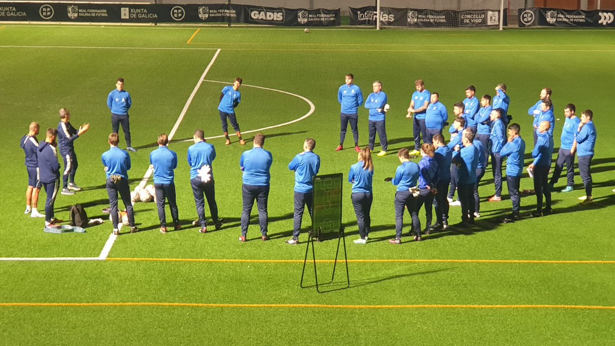 🙌 Continúa o CURSO FEDERATIVO DE ESPECIALISTA EN ADESTRAMENTO DE PORTEIROS DE FÚTBOL NACIONAL C

🧤 Quenda para Pedro Docampo, do <a href="/RCCelta/">Celta</a>, e Chon Santos, do <a href="/FCVizelaOficial/">FCVizela</a> 

➡️ Demandas de liderado do porteiro así como as habilidades de movemento dos mesmos na evolución do