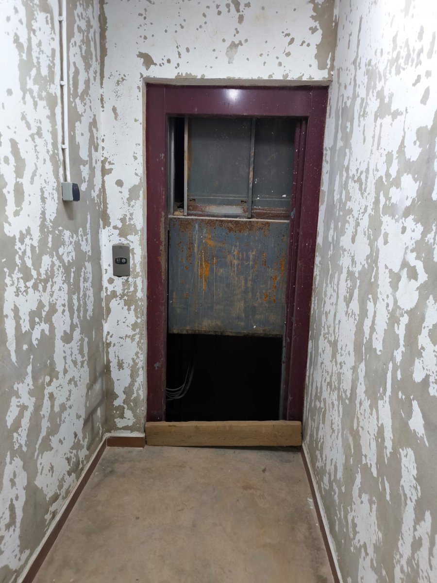 Después de 11 meses pagando mantenimiento de algo roto, ascensores <a href="/FAIN_ES/">FAIN Ascensores</a> nos engaña desde mayo y ni vienen, vergüenza con discapacitada, bebes y personas mayores. Difusión <a href="/David_Alfafar/">David®</a> <a href="/LaBallester/">Laura Ballester Beneyto</a> así estamos hoy 19-09-2025 empatía cero