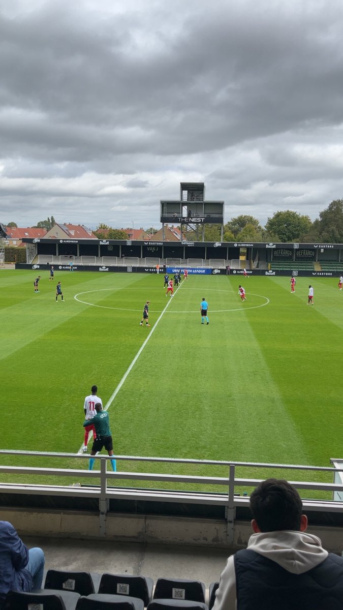 alexislbdn's tweet photo. 👀 Bruges - Monaco Youth League quelques noms qui sortent du lot Cabral Gomes Tlili côté Monaco 
Côté Bruges évidemment Bisiwu, Goemaere et le petit Koren dont je suis fan ! 
Compliqué pour Monaco pas énormément de situations dangereuses et pas fan du plan de jeu Haddani esseulé https://t.co/UBw7edjHD4