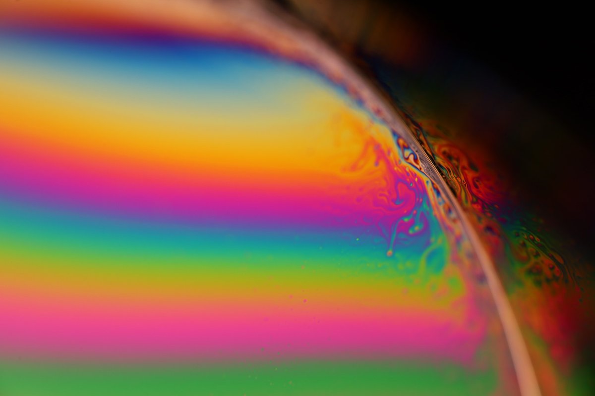 Ever wondered why rainbows form or CDs shimmer? 🌈 Discover how diffraction and dispersion unlock the secrets of light’s dazzling spectra: azooptics.com/Article.aspx?A… #Optics #Physics