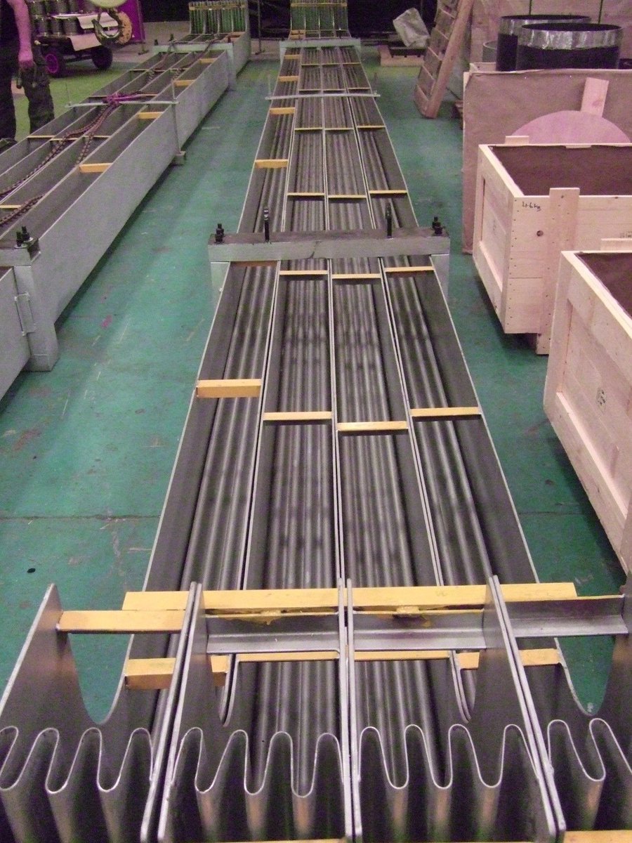 TeddBellows's tweet image. #Rectangular #bellows #expansionjoints, usually #metal or #fabric, are ideal for #ductingsystems where specific geometric conditions and directional flexibility are key. Common in #HVAC, #fluegas and #exhaustsystems, they absorb #thermalexpansion in tight configurations.