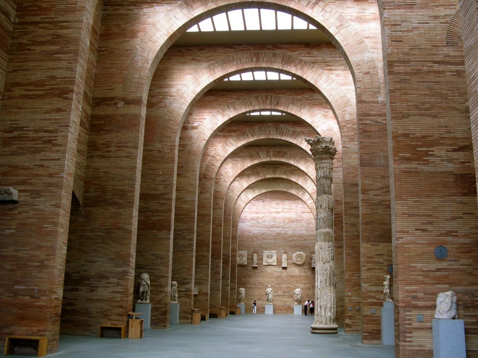 Hoy en el año 1986 se inauguró en Mérida el Museo Nacional de Arte Romano <a href="/MuseoRomano/">MuseoRomano</a> ¡Felicidades!