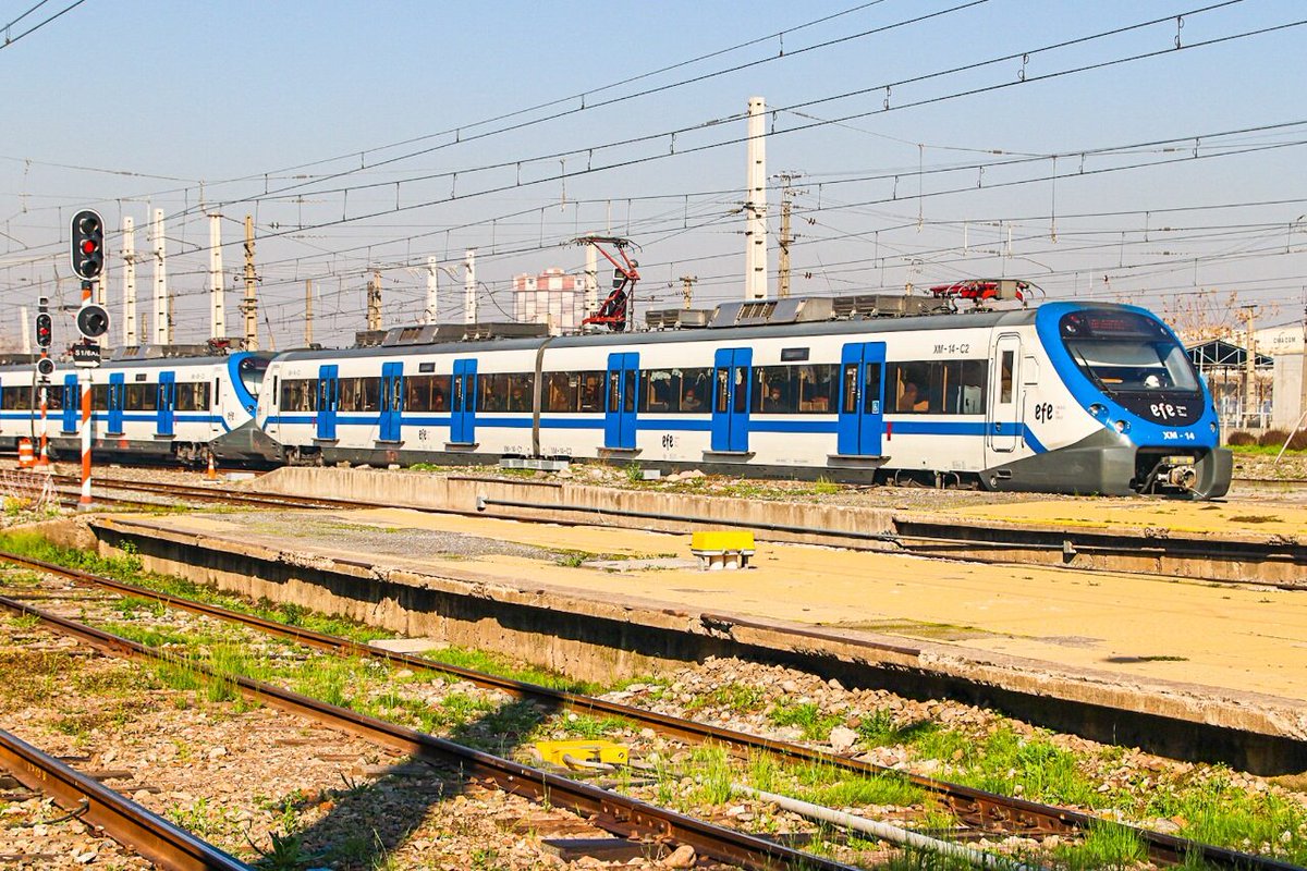 Tren Nos - Estación Central tweet media